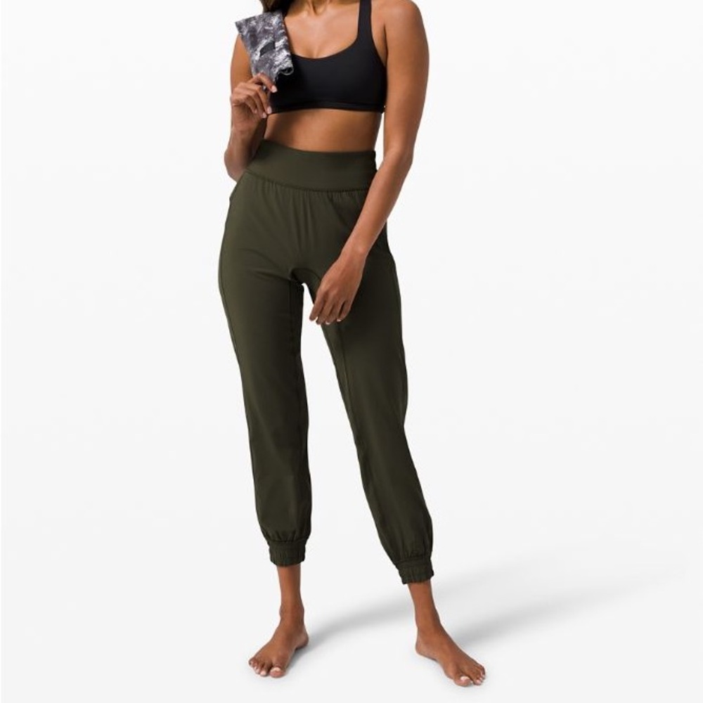 NWT lululemon Sun Setter Jogger 28”
